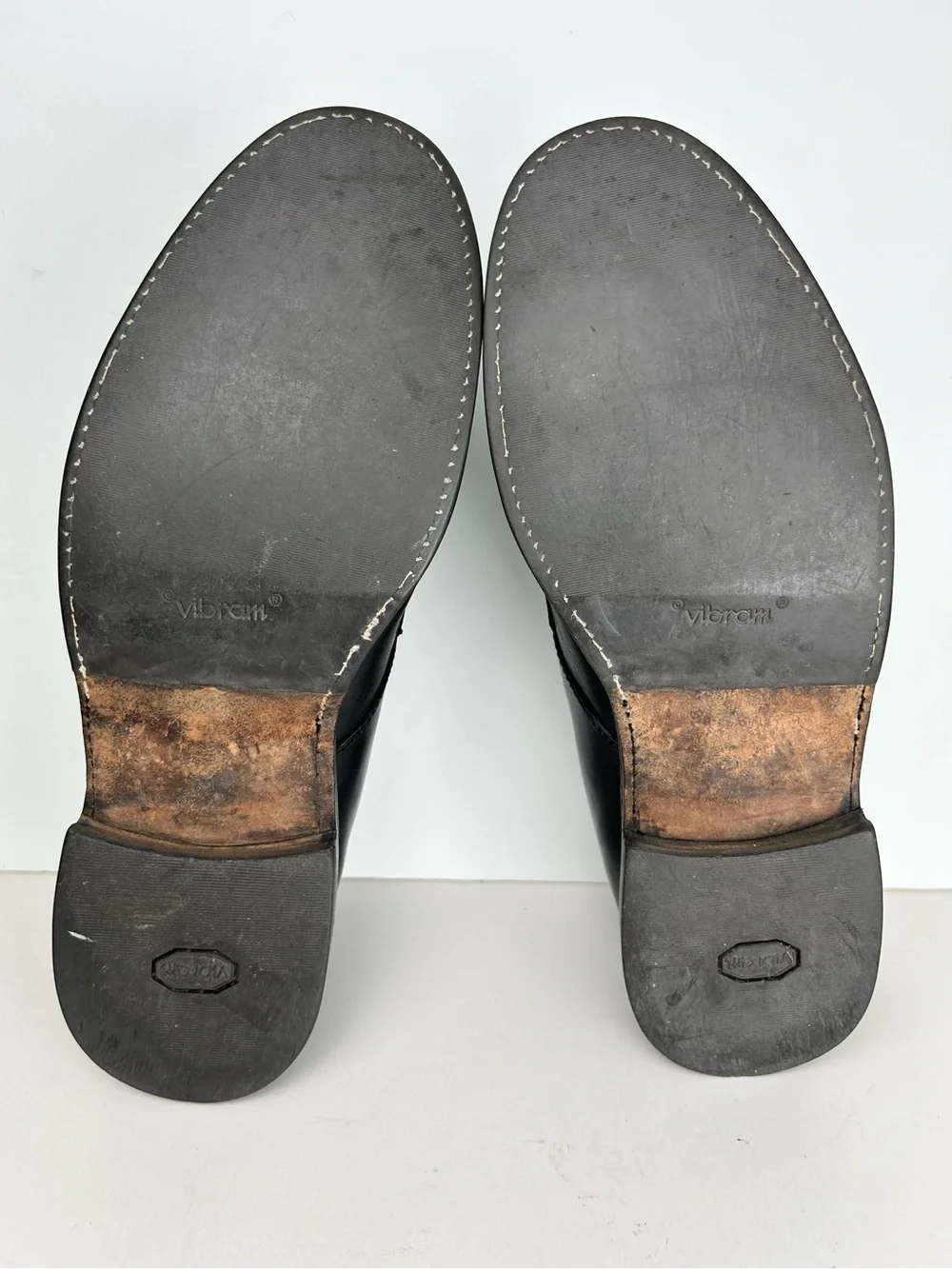 Frye Weston Lace Up Black Leather Chukka Vibram Soles Minimalist Ankle Boots